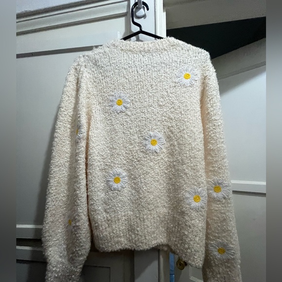 & Other Stories Playful Embroidery daisy Sweater in Cream size large - Picture 3 of 16